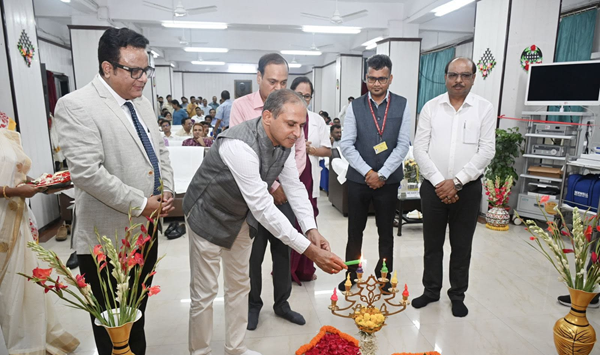 IRFC hands over medical equipment to B R Singh hospital
